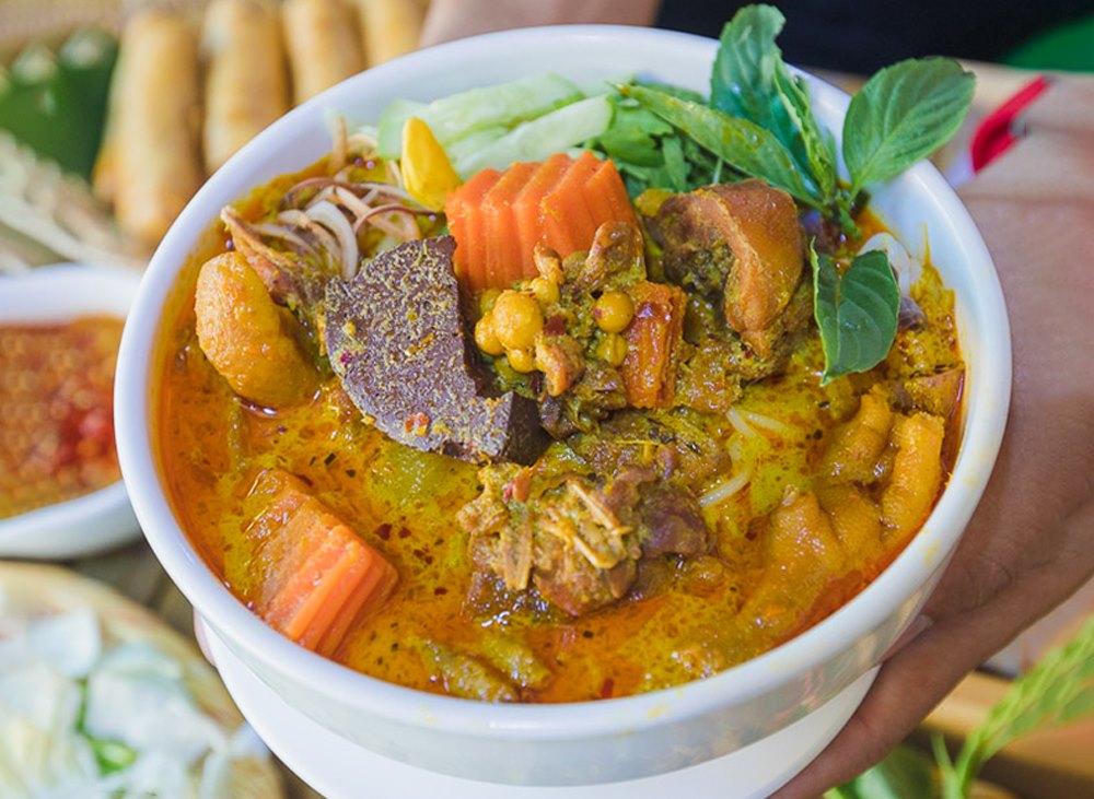 នំបញ្ចុកសម្លការី